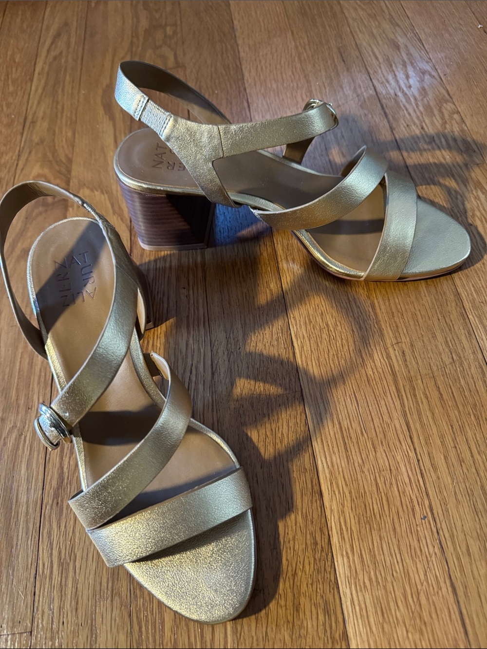 🐷 Naturalizer Veva Dark GoldMulti Strap Block Heel Sandals